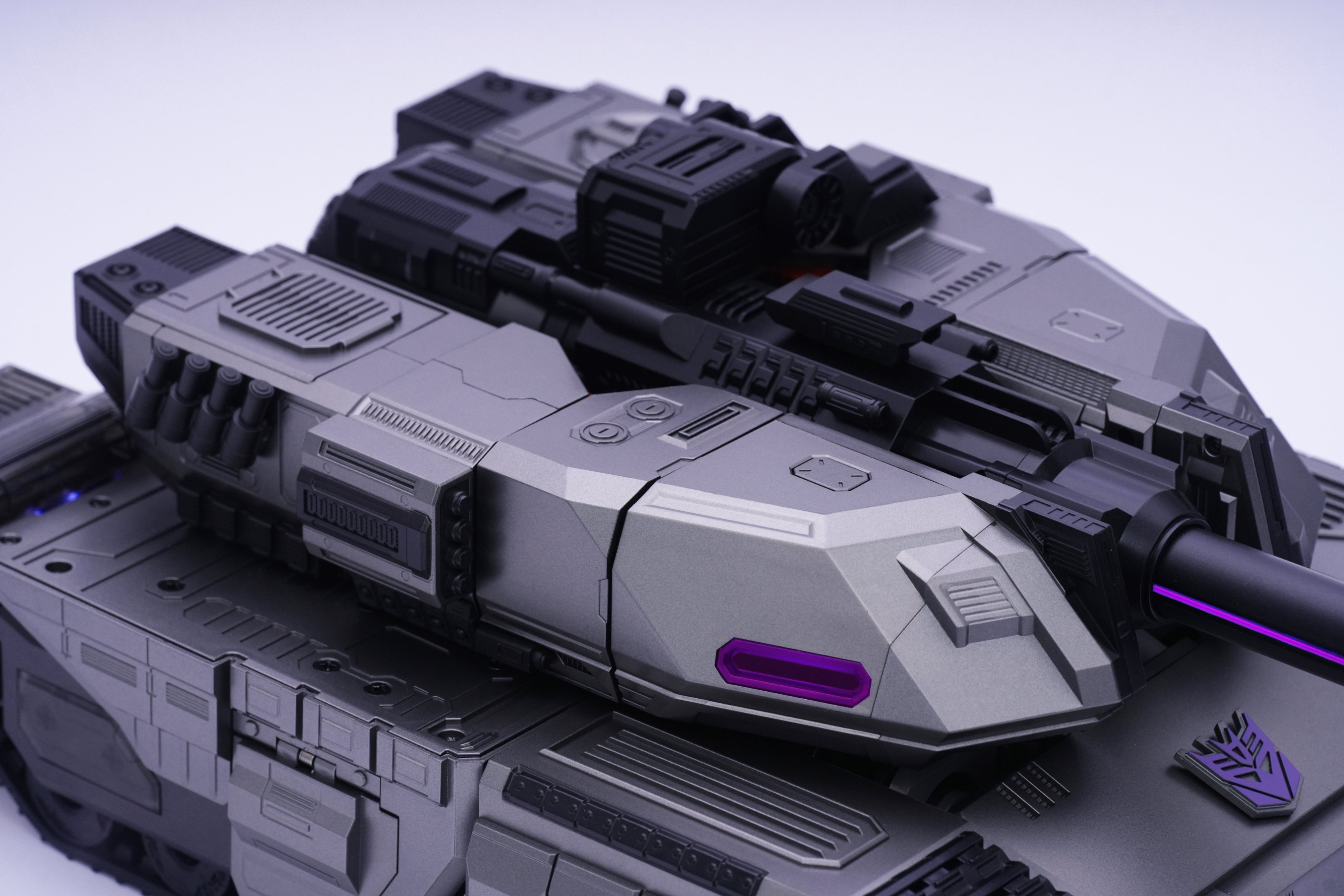Flagship Megatron Robot (Standard Edition)