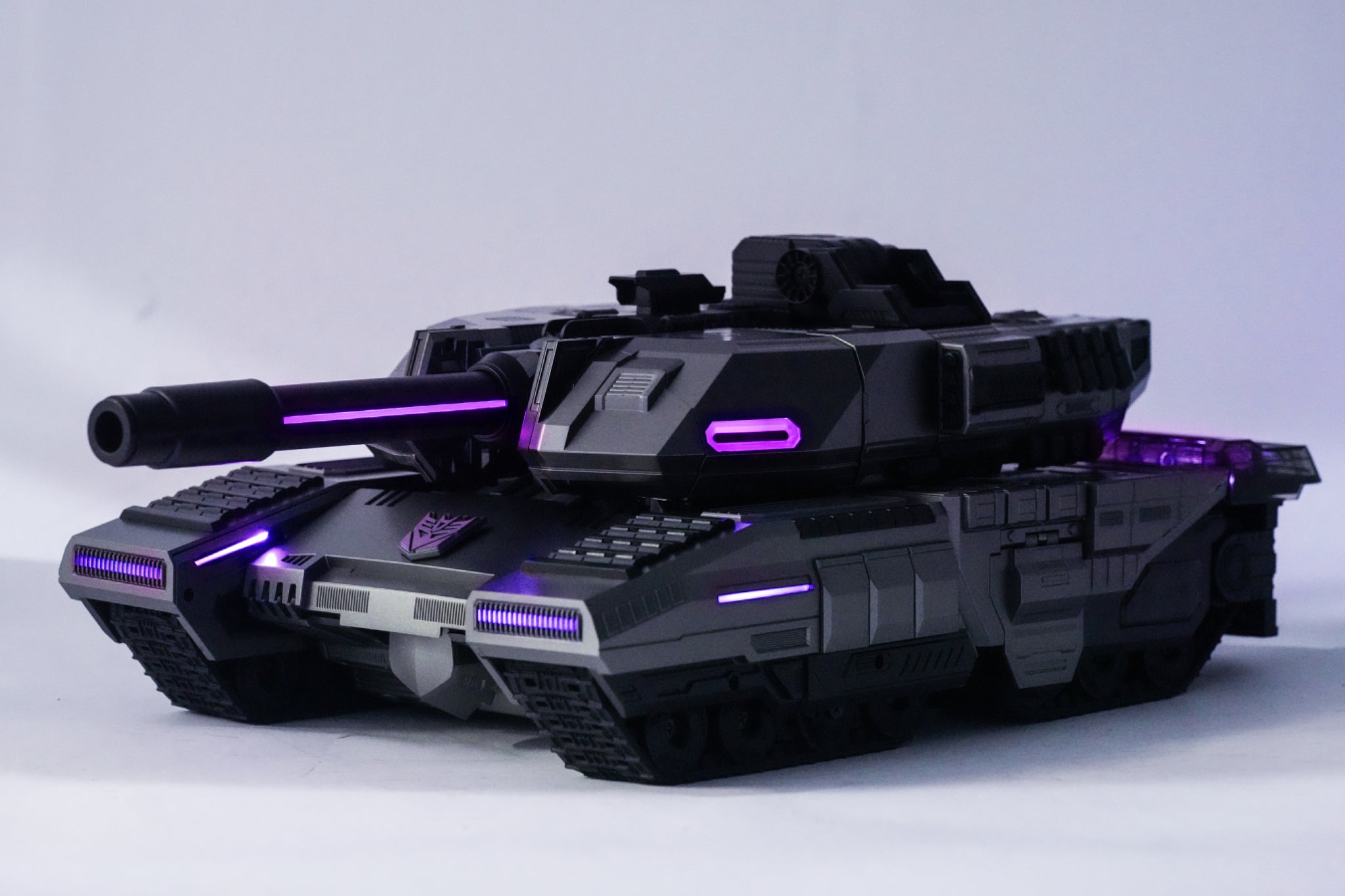 Robosen Flagship Megatron – Auto-Converting Robot