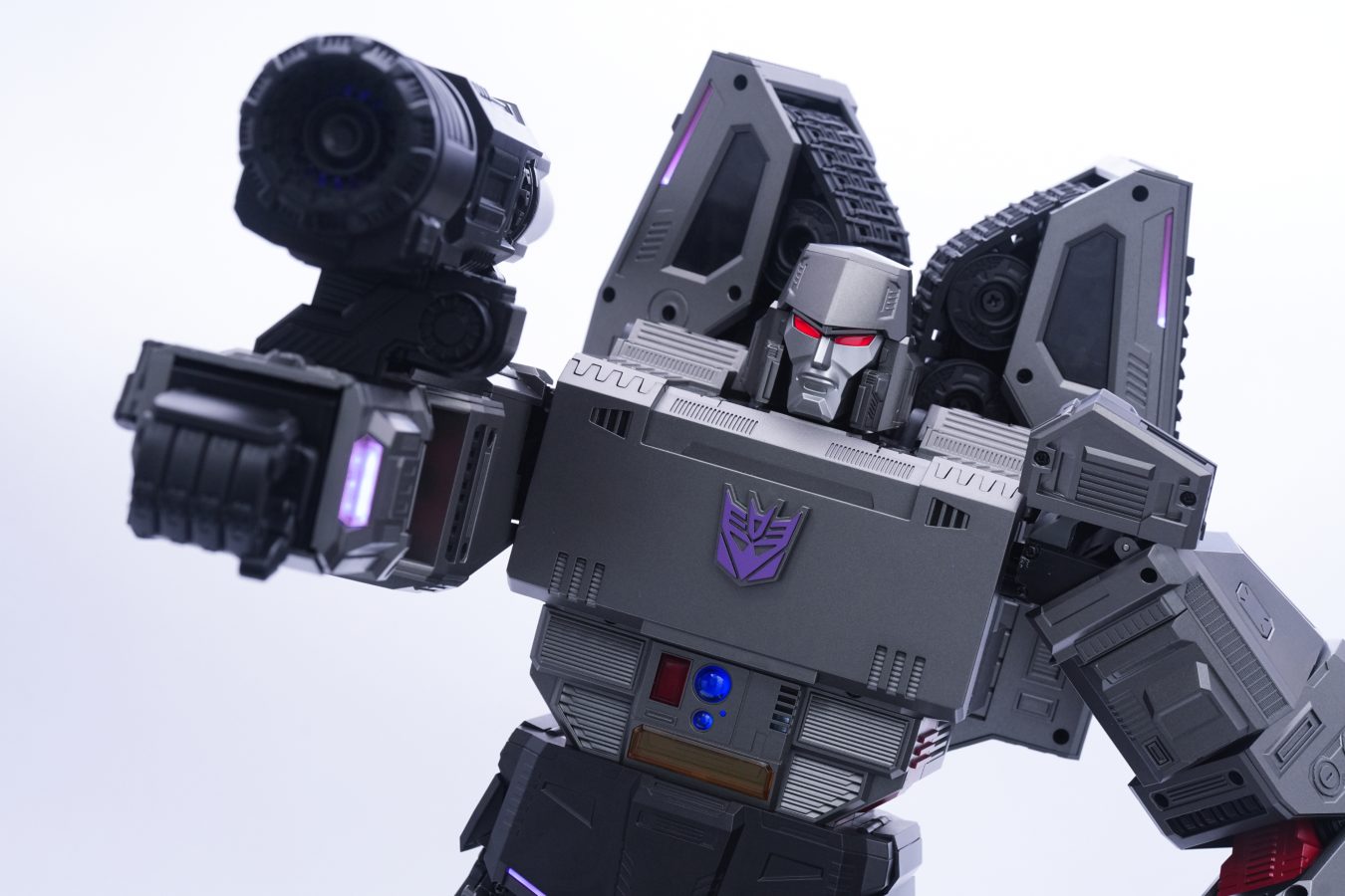 Flagship Megatron Robot (Standard Edition)